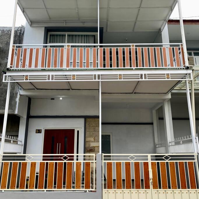 Kayz Villa Batu Dengan Kolam Renang Pribadi Екстериор снимка